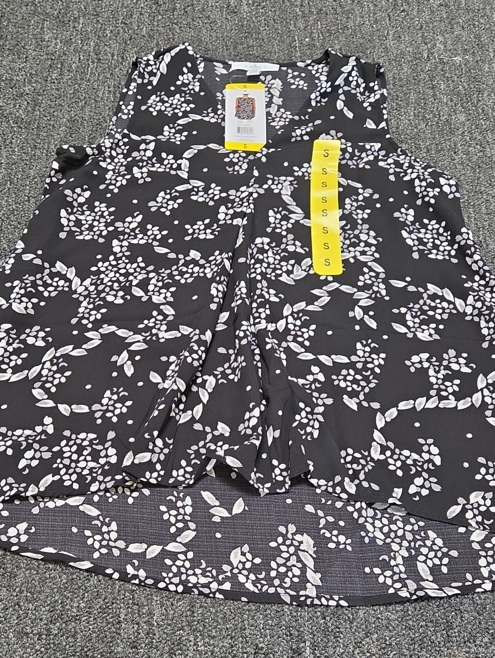 Fever Black Floral Print Women's Shorts